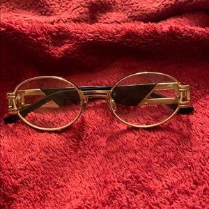 Gold frame glasses